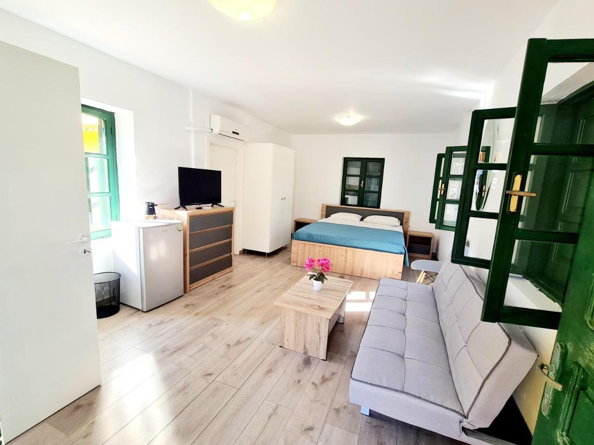 Piccolo Modern Suites Old Town Rhodes City Exterior photo