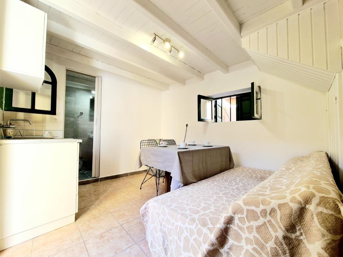 Piccolo Modern Suites Old Town Rhodes City Exterior photo